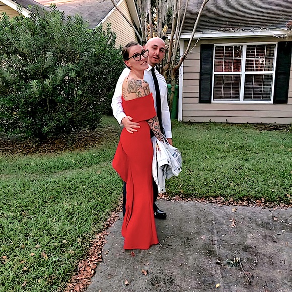 Meet your Posher, Stephanie m - Picture 1 of 1